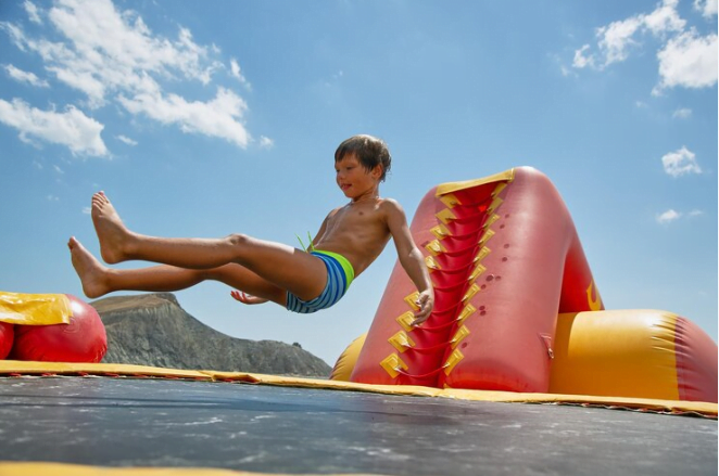 Best Water Trampoline Guide & review in 2022